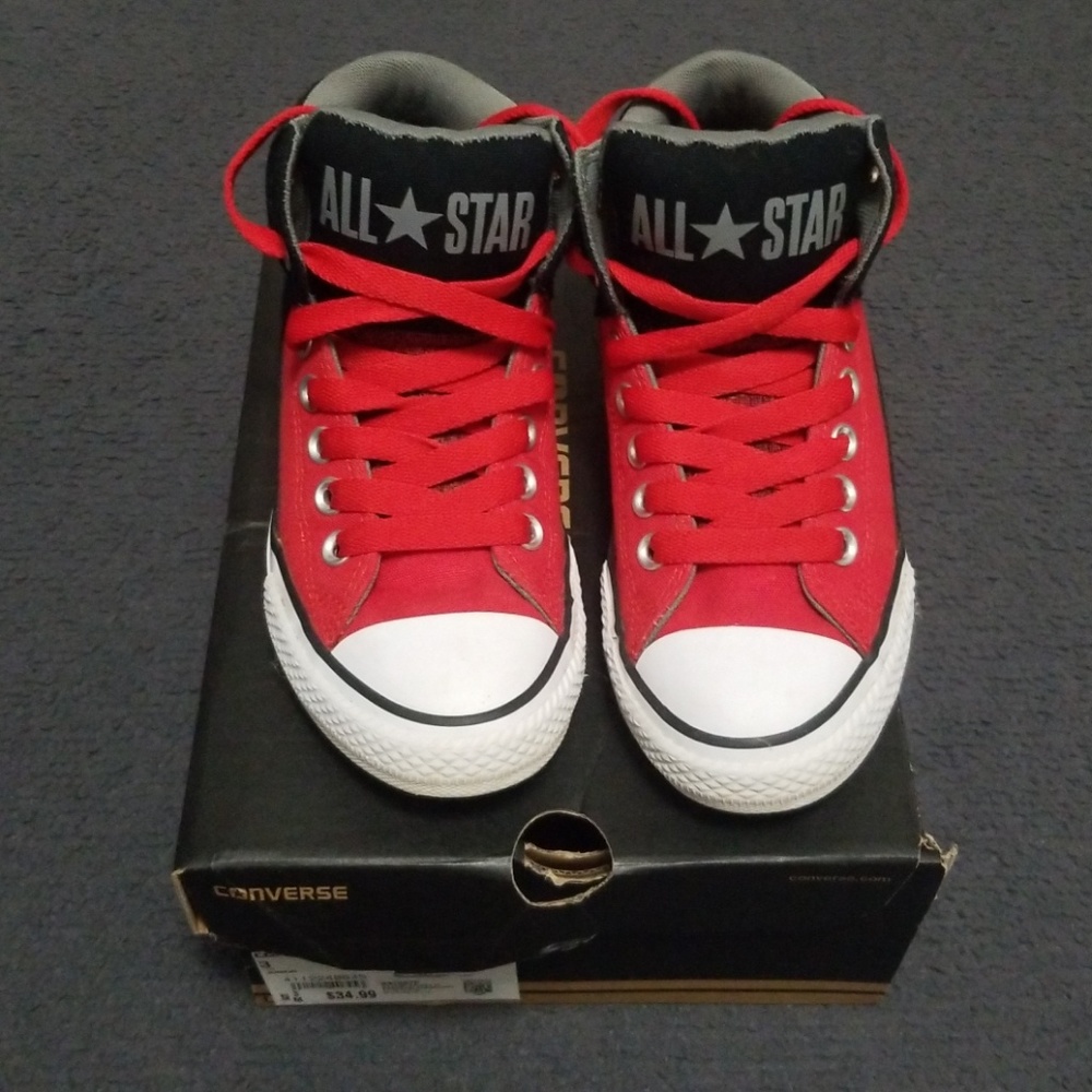 Boys converse